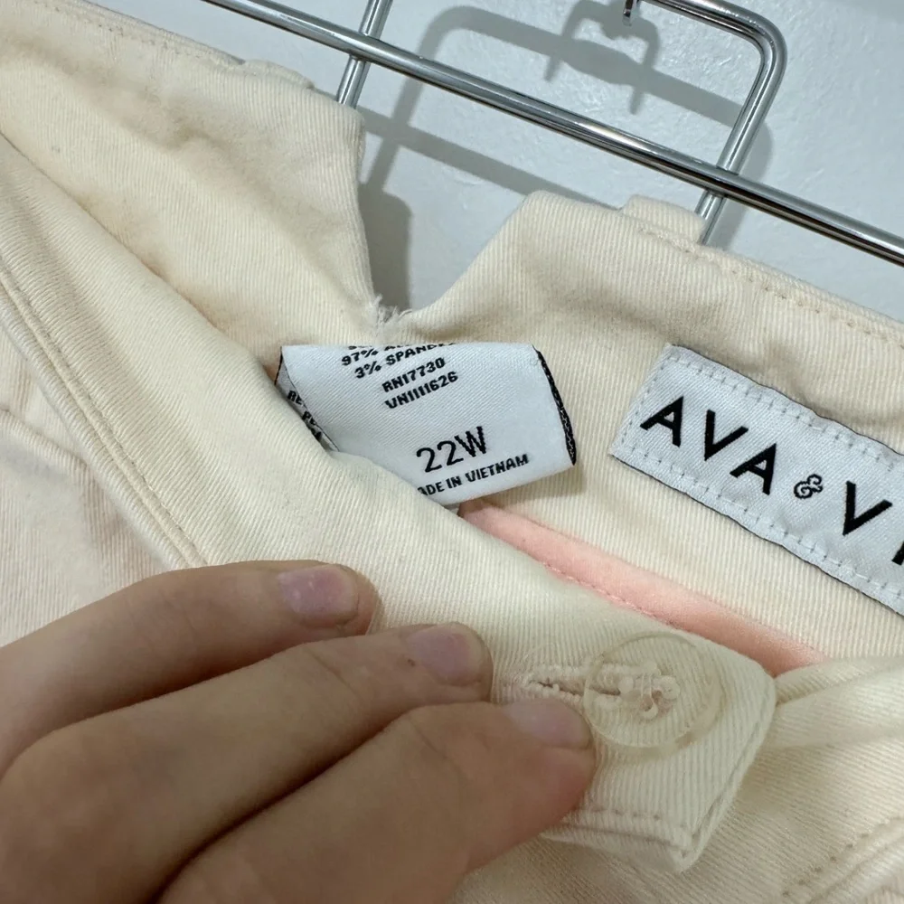 Cream Casual Pants - Picture 2 of 3